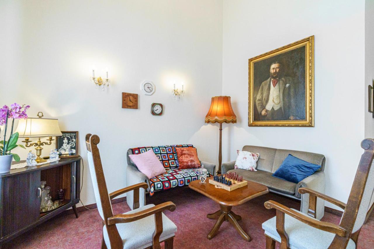 Tante Alma's Lasthaus Am Ring Hotel 3*