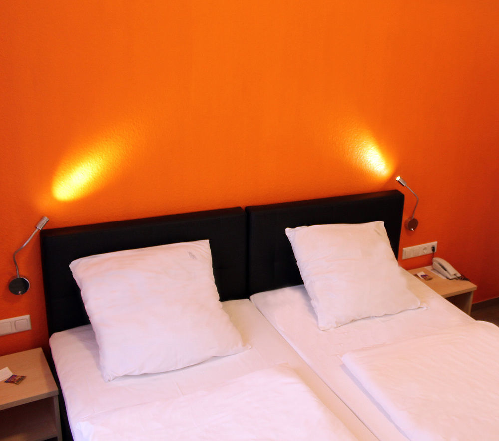 Tante Alma's Lasthaus Am Ring Hotel 3*