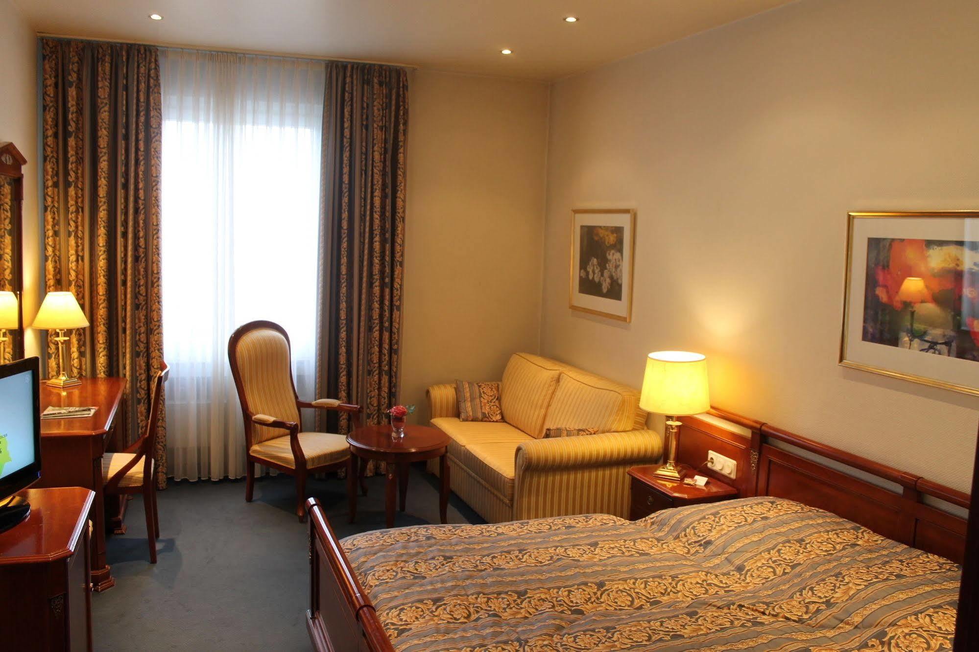 Tante Alma's Lasthaus Am Ring Hotel