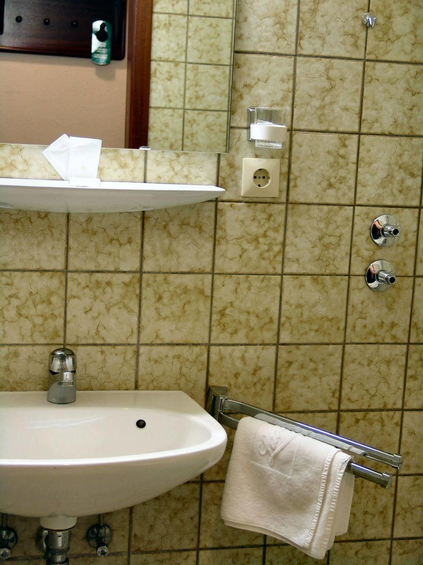 Tante Alma's Lasthaus Am Ring Hotel 3*